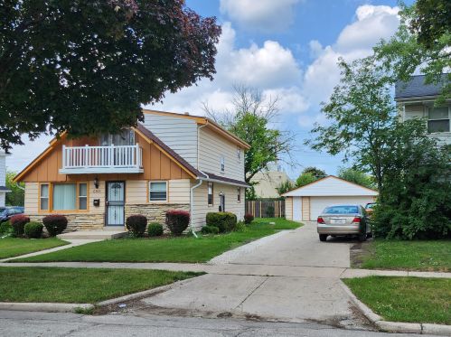 6818 Acacia St, Milwaukee, WI 53223-5744