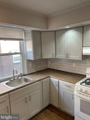 412 Gln Echo Rd, Philadelphia PA 19119-2915 exterior