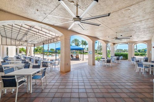 7038 Great Falls Cir, Boynton Beach FL  33437-3998 exterior
