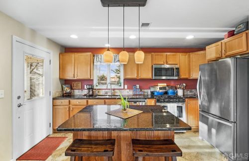 129 Randolph Ave, South Plainfield NJ  07080-4024 exterior