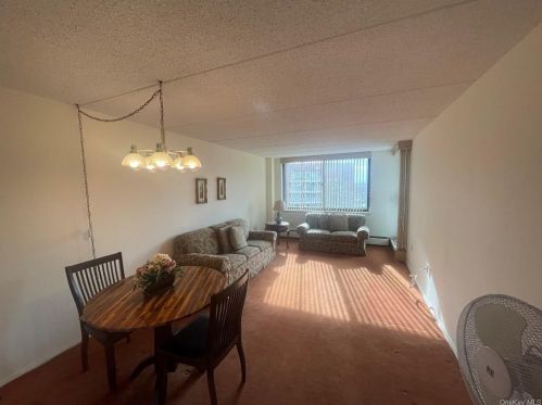 703 Pelham Rd, New Rochelle NY  10805-1166 exterior