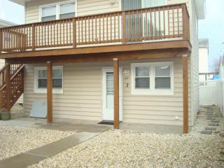 205 16th Ave, Wildwood Crest, NJ 08260-5510