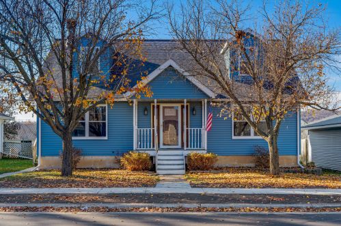205 School St, Coon Valley, WI 54623-7704