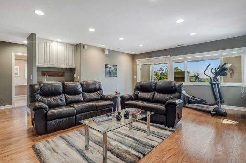 3637 Dove Holw Rd, Encinitas CA 92024-7248 exterior