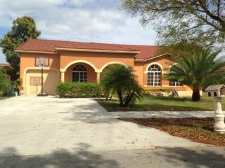 17955 156th Ave, Miami, FL 33187-1702