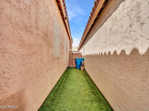 19809 49 Ave, Glendale AZ  85304-4311 exterior