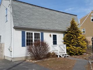 173 Wilbur Ave, Warwick RI  02889-3840 exterior
