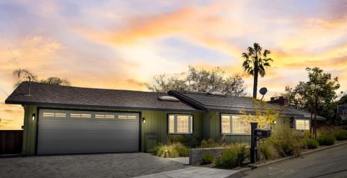 1521 Vine St, Belmont, CA 94002-3741