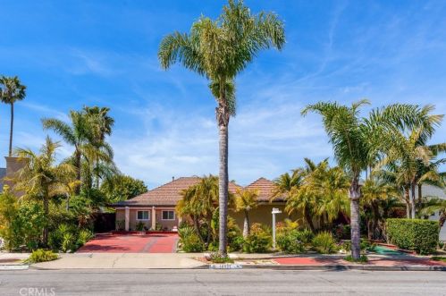 16971 Roundhill Dr, Huntington Beach, CA 92649-4213