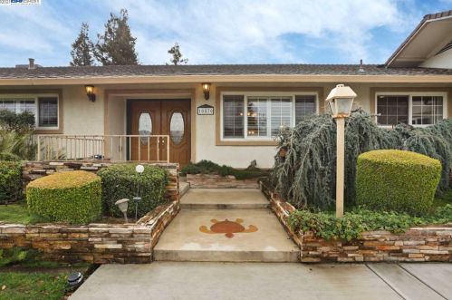 10570 Kimberly Dr, Manteca, CA 95336-8471