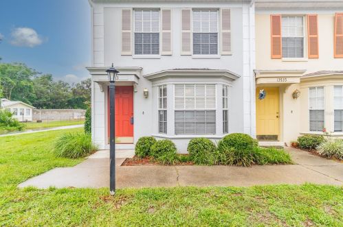 13533 Embassy Park Ct, Dade City, FL 33525-5242