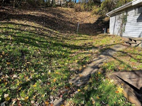 501 37th Street Ext, Beaver Falls, PA 15010-1908