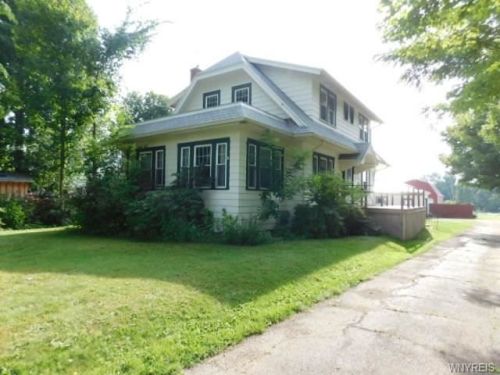 13890 Quaker St, Helmuth, NY 14034-9774