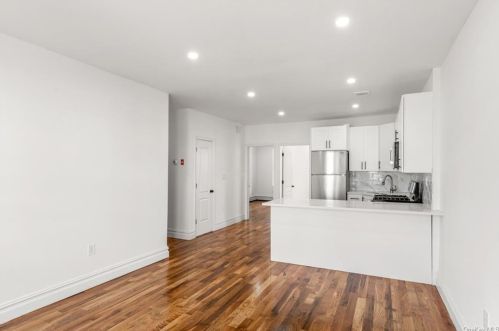 288 Logan Ave, Bronx, NY 10465-3334