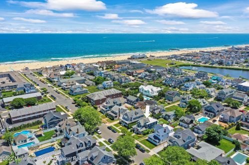 211 Ave, Belmar NJ 07719-2014 exterior