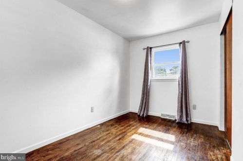 305 Shawnee Trl, Browns Mills NJ  08015-6119 exterior