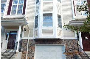 906 Larson Dr, Danbury, CT 06810-7375