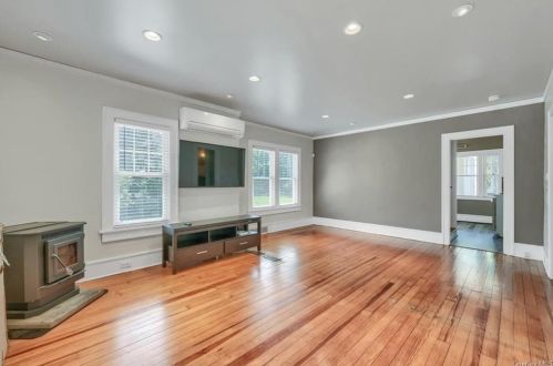 44 Highland Ave, Walden NY  12586-1428 exterior