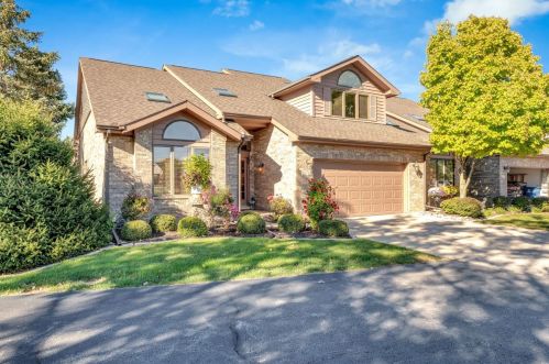 647 Brookside Dr, Crown Point IN  46307-4369 exterior