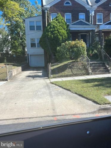 1303 Michigan Ave, Washington, DC 20017-3801