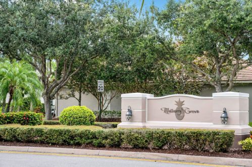307 Mulberry Grove Rd, West Palm Beach, FL 33411-4500