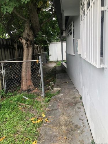 1481 9th Ct, Hialeah FL  33010-3331 exterior