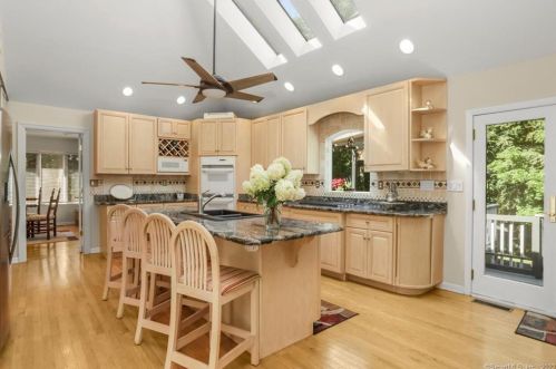 94 Nursery Rd, Ridgefield, CT 06877-3527