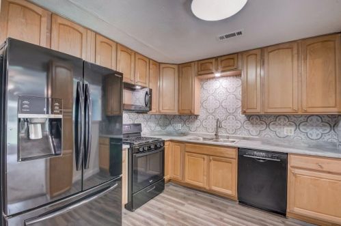 12130 44 Ave, Kenosha WI 53144-1353 exterior