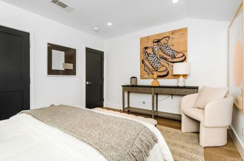 5465 Saloma Ave, Van Nuys CA  91411-3643 exterior