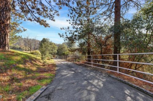 13940 Lodestar Dr, Grass Valley CA  95949-8362 exterior