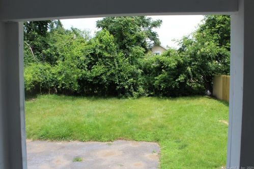 285 Jefferson St, Bridgeport CT  06607-2422 exterior