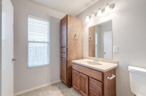 3032 Wakecrest Dr, Fort Worth TX  76108-6999 exterior