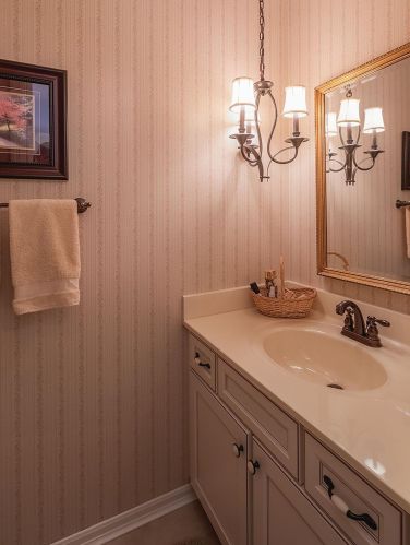 9120 Dominion Cir, Cincinnati OH 45249-8404 exterior