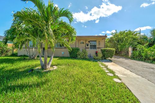 1121 2nd St, West Palm Beach, FL 33404-7627
