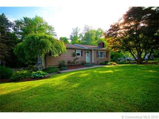 152 Village Rd, Huntington, CT 06484-1778