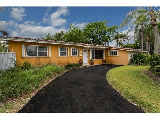 9910 73rd St, Miami, FL 33173-4628