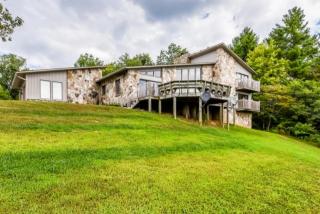 1968 Oakwood Rd, Walland, TN 37886-3103