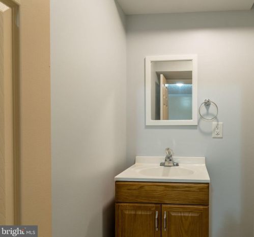 150 Windy Knoll Dr, Harrisonburg VA  22802-8886 exterior