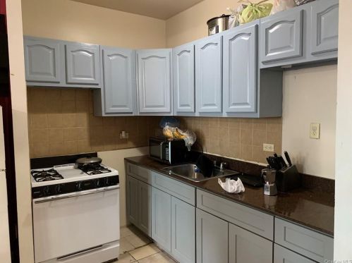 463 181st St, Bronx NY  10457-2502 exterior