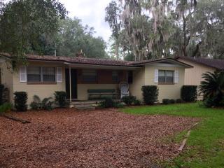 114 24th St, Gainesville FL  32607-2623 exterior