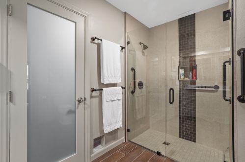 24 Palma Dr, Rancho Mirage CA  92270-3878 exterior