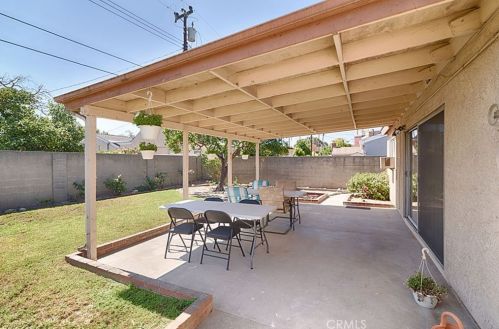 10422 Ponder St, Cypress CA  90630-4462 exterior