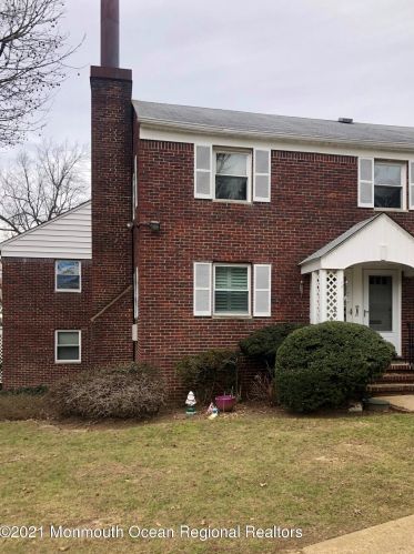 86 Manor Dr, Tinton Falls NJ  07701-2568 exterior