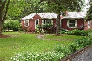 8380 Dines Rd, Russell Township, OH 44072