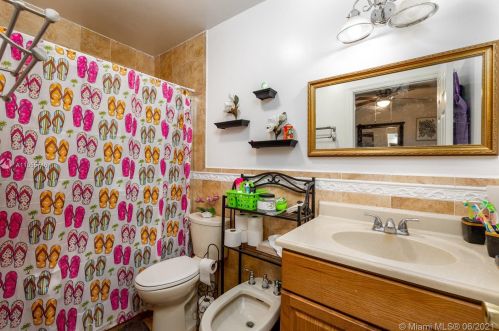 3153 70th Ter, Hialeah FL  33018-5272 exterior