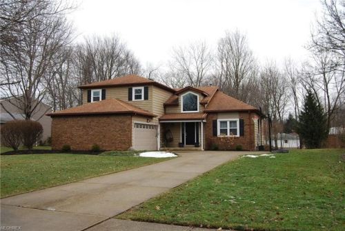 28037 Sherwood Dr, Cleveland, OH 44145-4491
