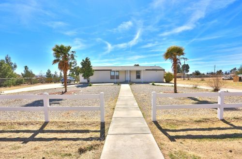 14345 Dos Palmas Rd, Victorville, CA 92392-2727