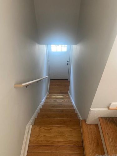 644 Hallett St, Bridgeport, CT 06608-1725