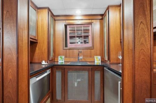 16 The Fairway, Montclair NJ  07043-2534 exterior