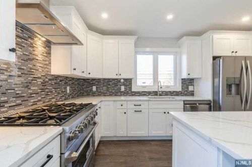 676 Ramapo Valley Rd, Oakland NJ  07436-3003 exterior